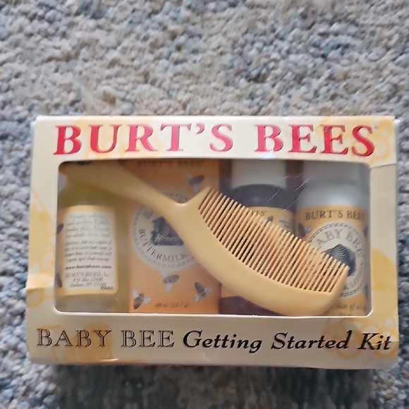 Burt's Bees Yellow Bath & Body Essentials Kit - Picture 1 of 1